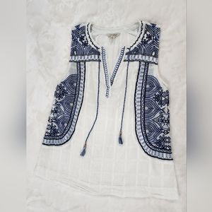 Lucky Brand Embroidered Top Size/Small